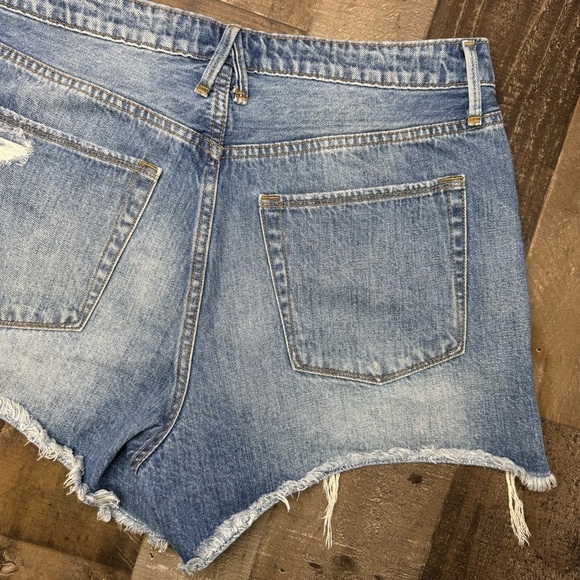 Good American Button Fly Distressed Jean Shorts 10/30 - Picture 7 of 12